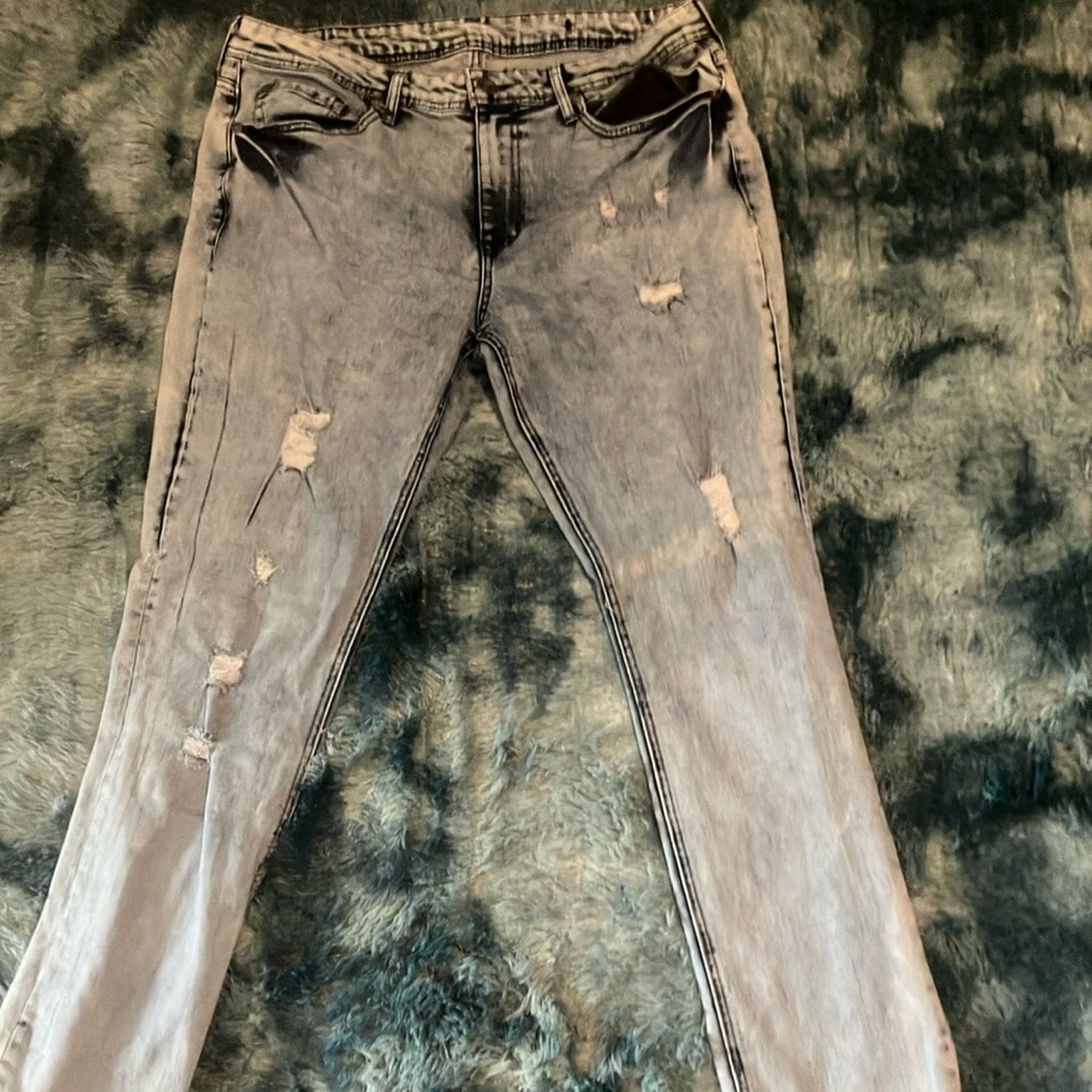 Seven7 Gray Relaxed Jeans Distressed Style